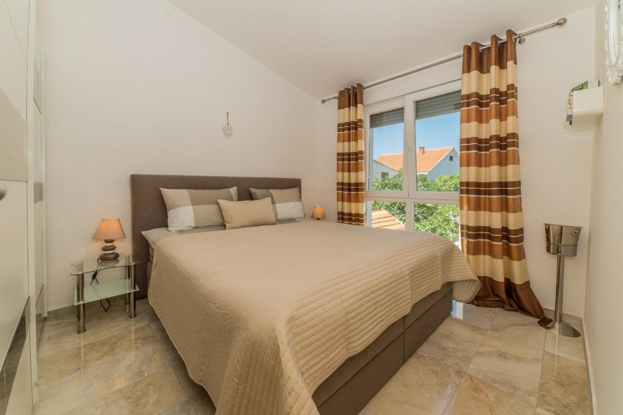 Apartments Djian Vir Ngoại thất bức ảnh